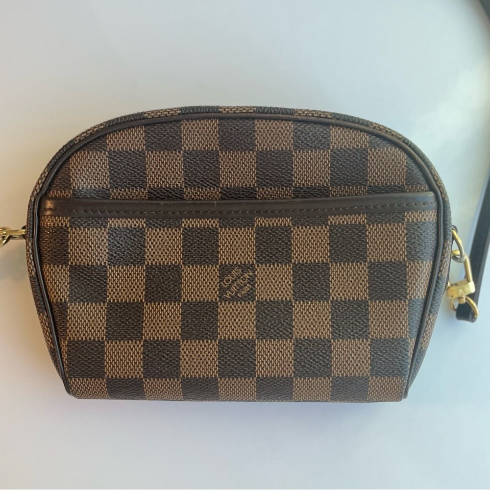 AUTHENTIC LOUIS VUITTON IPANEMA POUCHETTE CROSS BODY 🌟